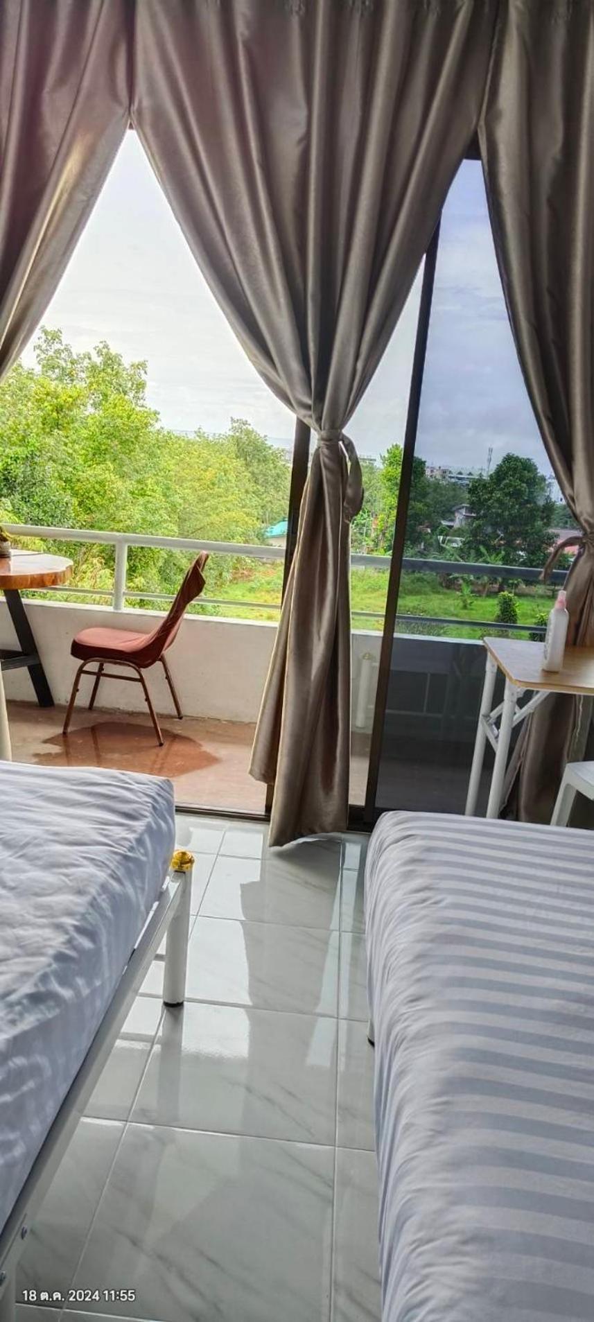 Batikseafood Airport & Room Ban Bo Sai Klang Rom bilde